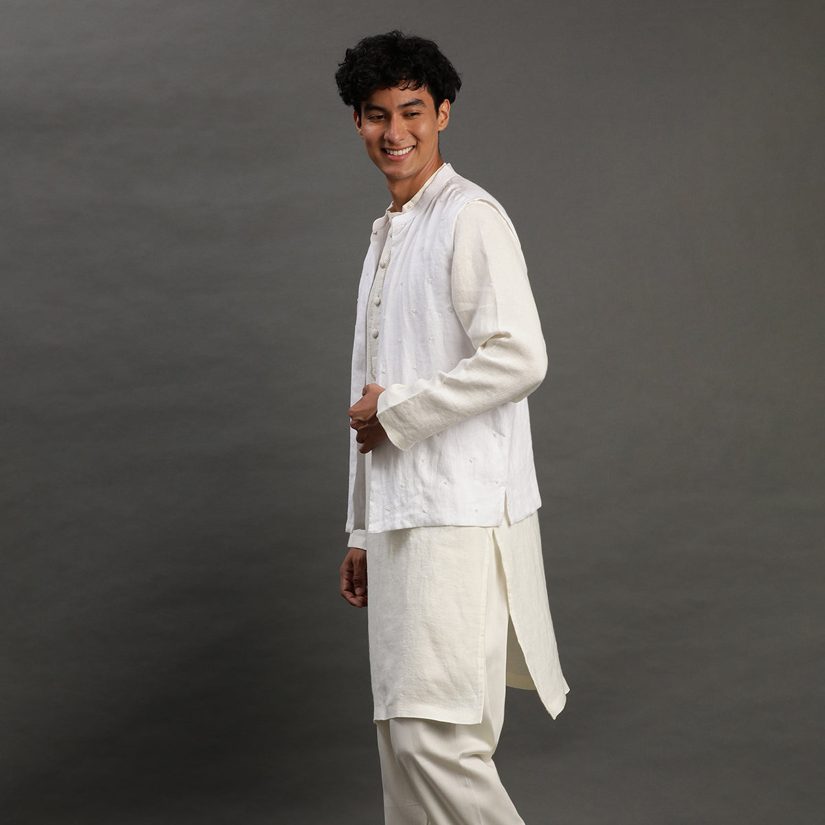 3Pcs White Linen Pearl Embroidery Kurta Set